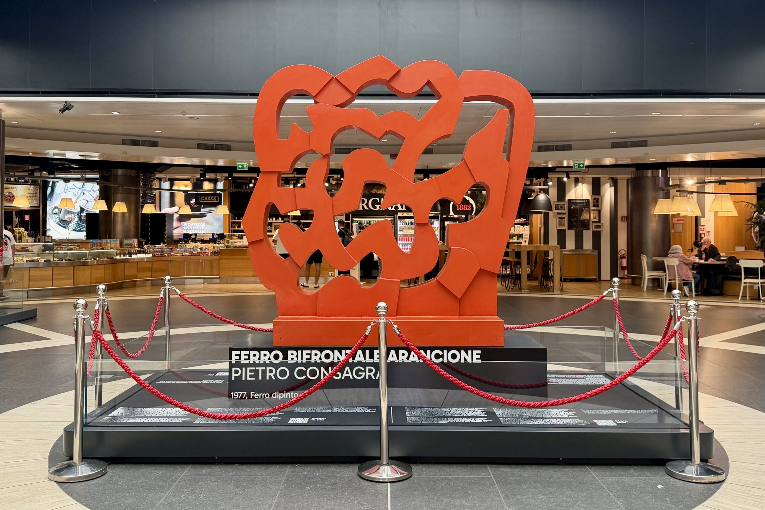 Pietro Consagra, Ferro Bifrontale arancione, ADR Aeroporto Roma Fiumicino